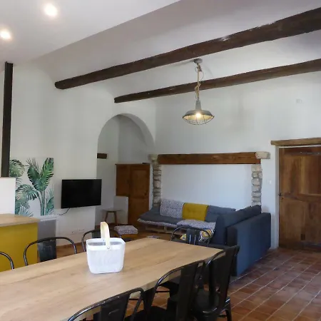 Mas Des Trois Citernes Holiday home Saint-Jean-de-Maruejols-et-Avejan